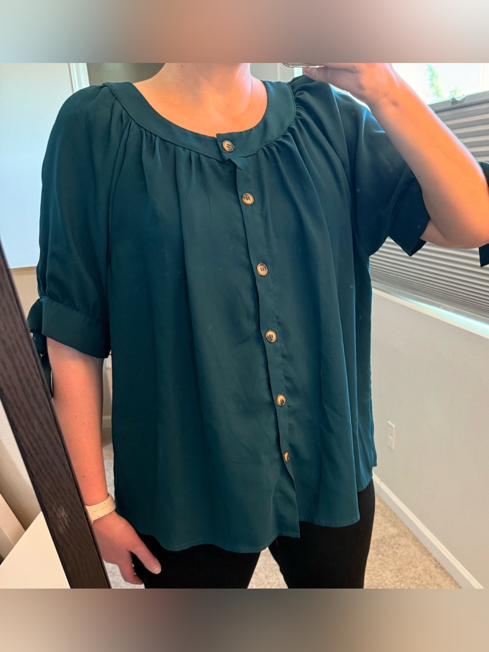 GUC Lynn Ryan Buttoned Blouse